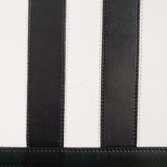 Saint Laurent Lulu Medium Shoulder Bag RARE - Picture 3 of 8